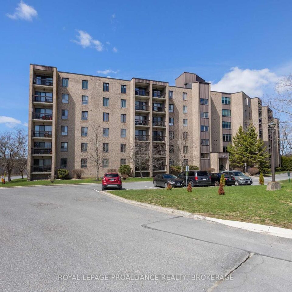 214 – 358 Queen Mary Road, Kingston