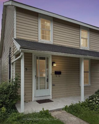 215 Brock Street, Gananoque