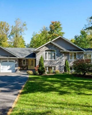 21502 Loyalist Parkway (highway 33) Parkway, Prince Edward County