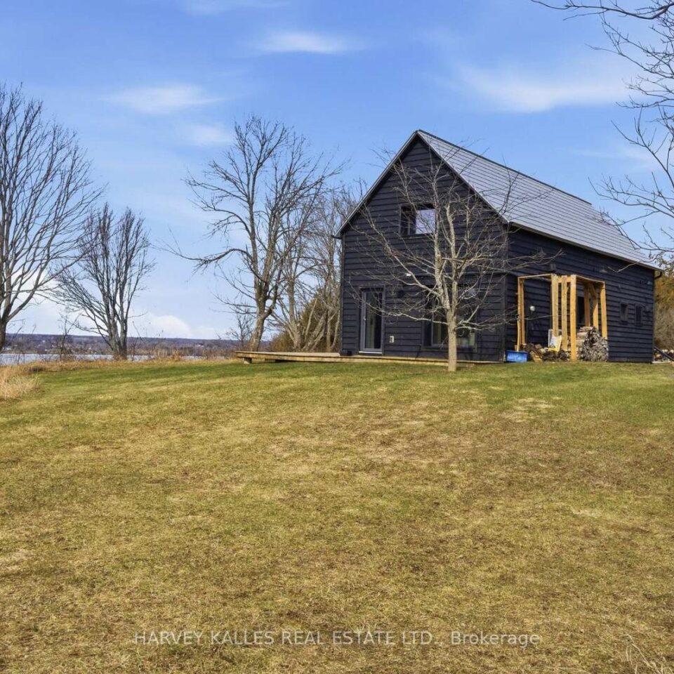 2175 County Road 7, Prince Edward County