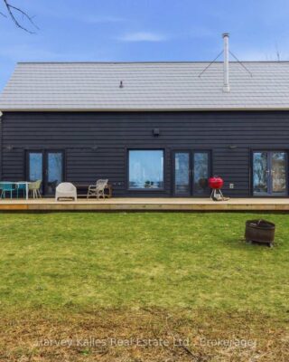 2175 County Road 7, Prince Edward County