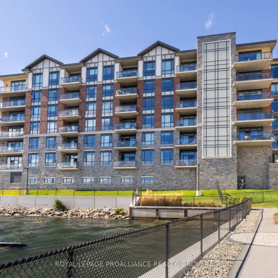 218 – 129b South Street, Gananoque
