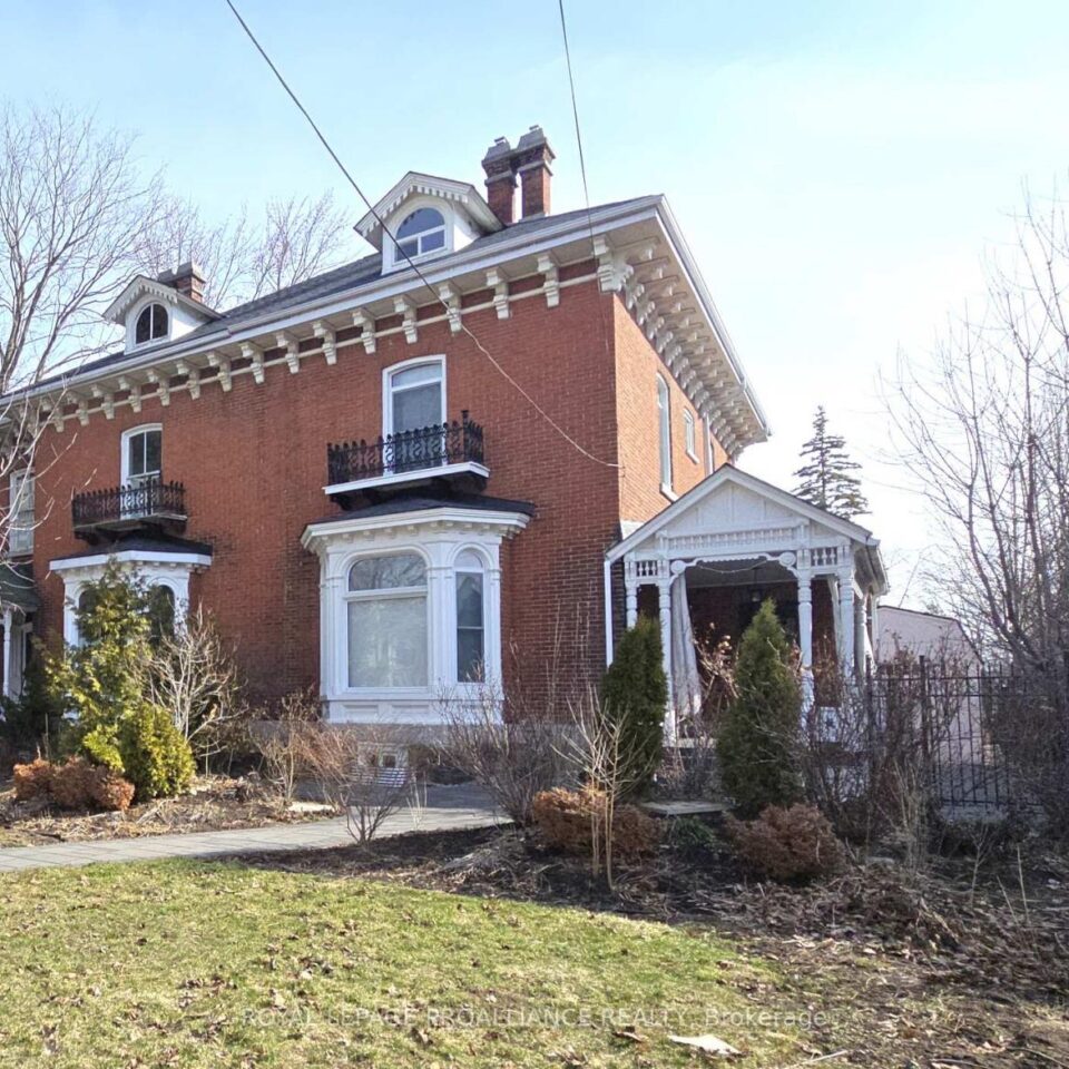 219 Charles Street, Belleville