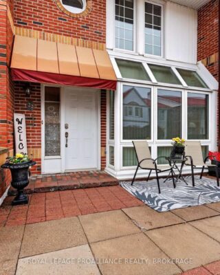 22 – 1 Place D’armes, Kingston