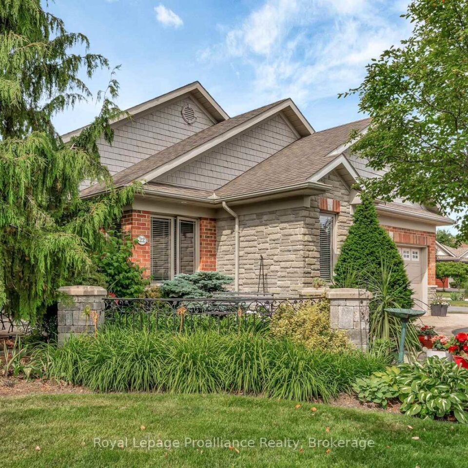 22 Trillium Court, Belleville