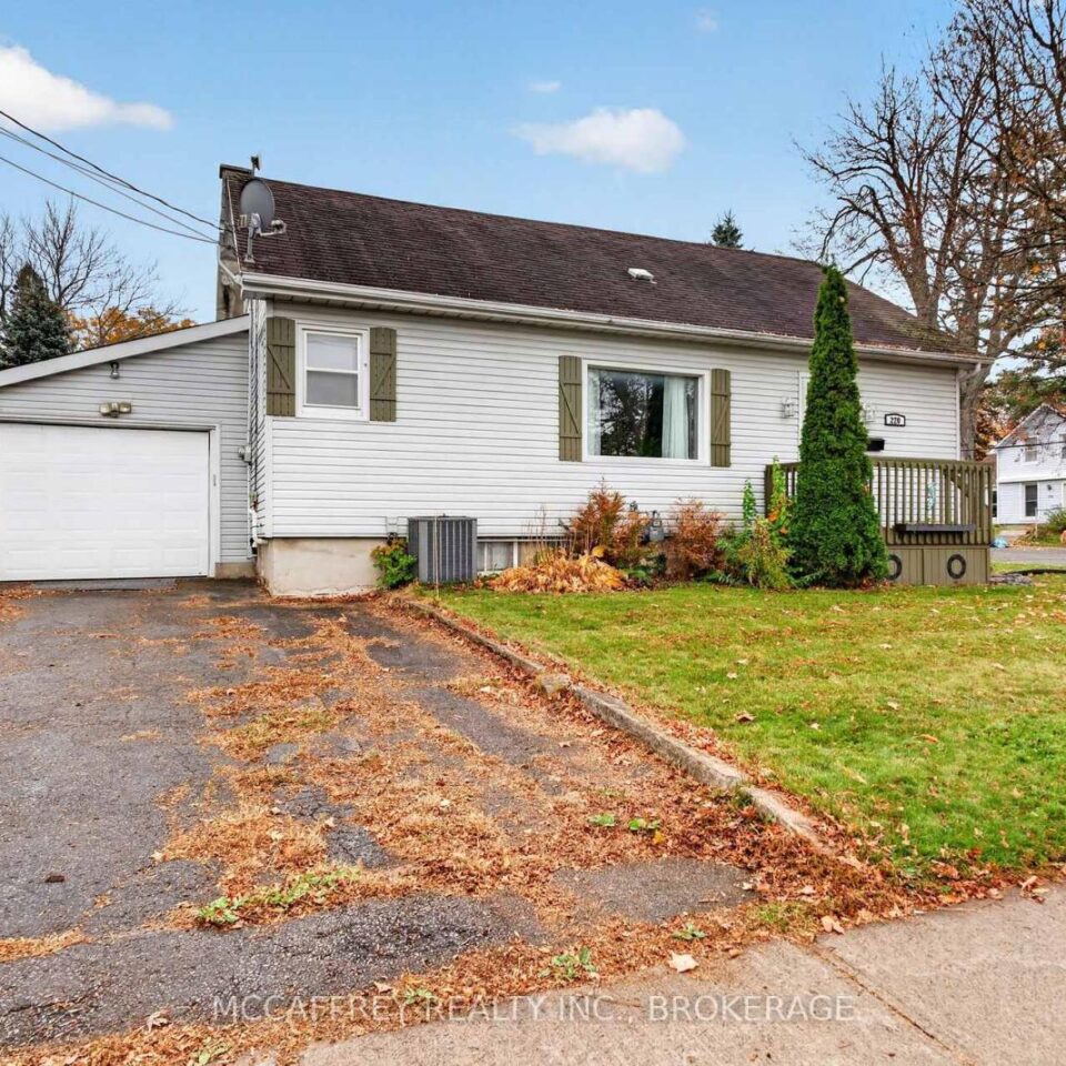 220 Thomas Street W, Greater Napanee