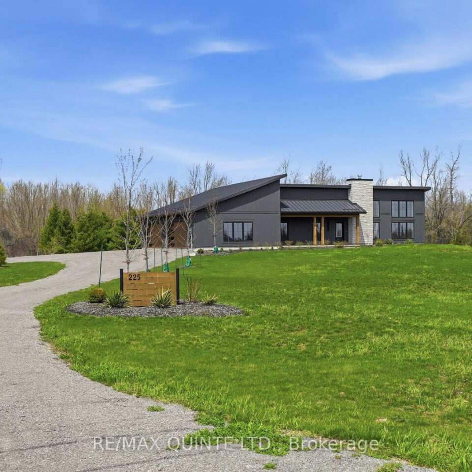 225 Mitchells Crossroad, Prince Edward County