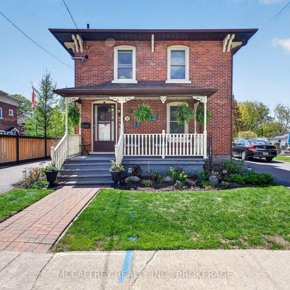 230 Centre Street N, Greater Napanee