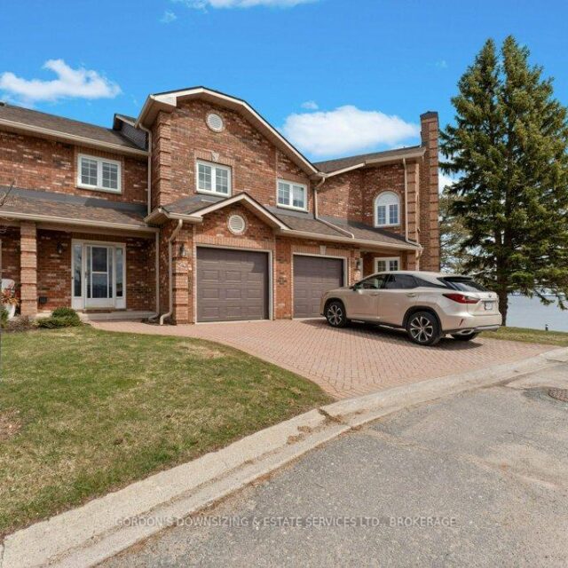 24 – 1098 King Street W, Kingston