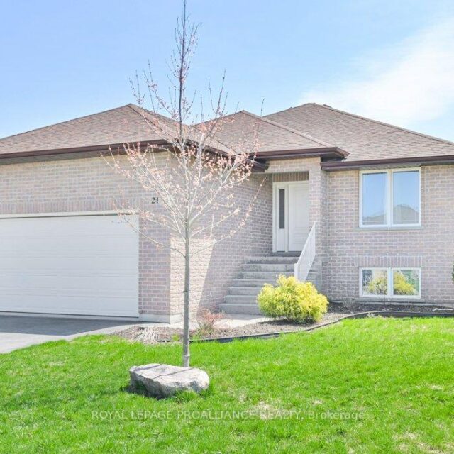24 Freedom Crescent, Quinte West