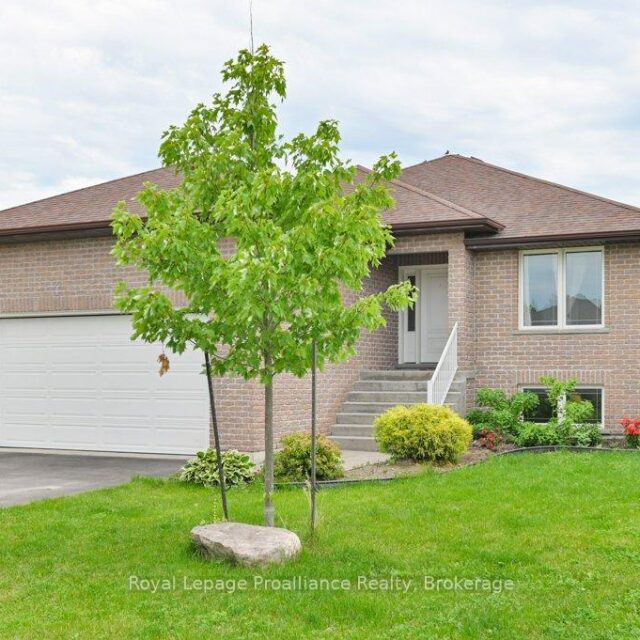 24 Freedom Crescent, Quinte West
