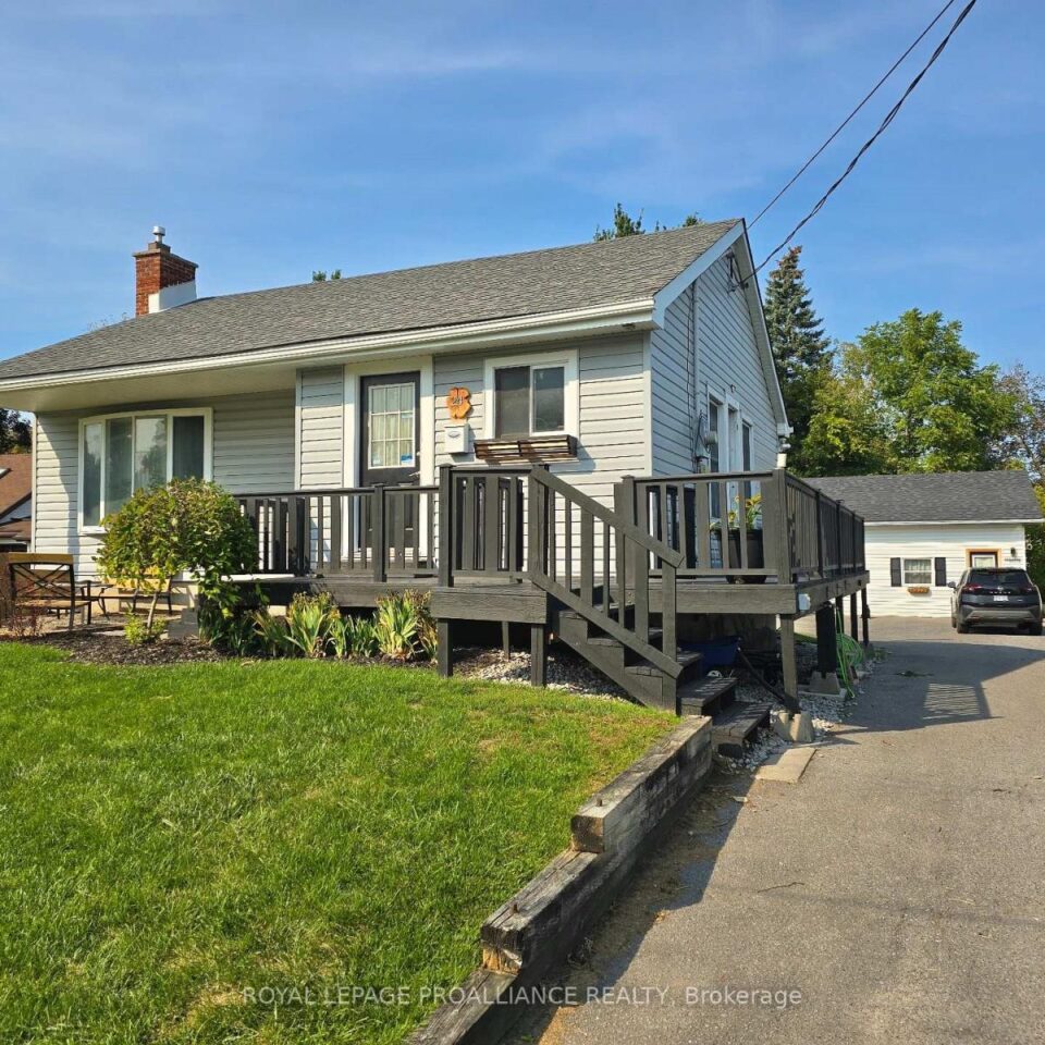 24 Russell Street, Belleville
