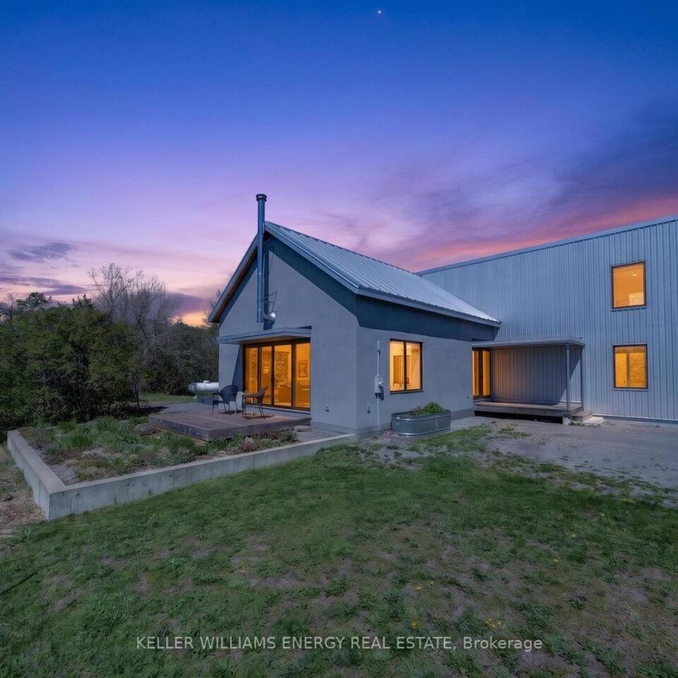 2465 County Road 7, Prince Edward County
