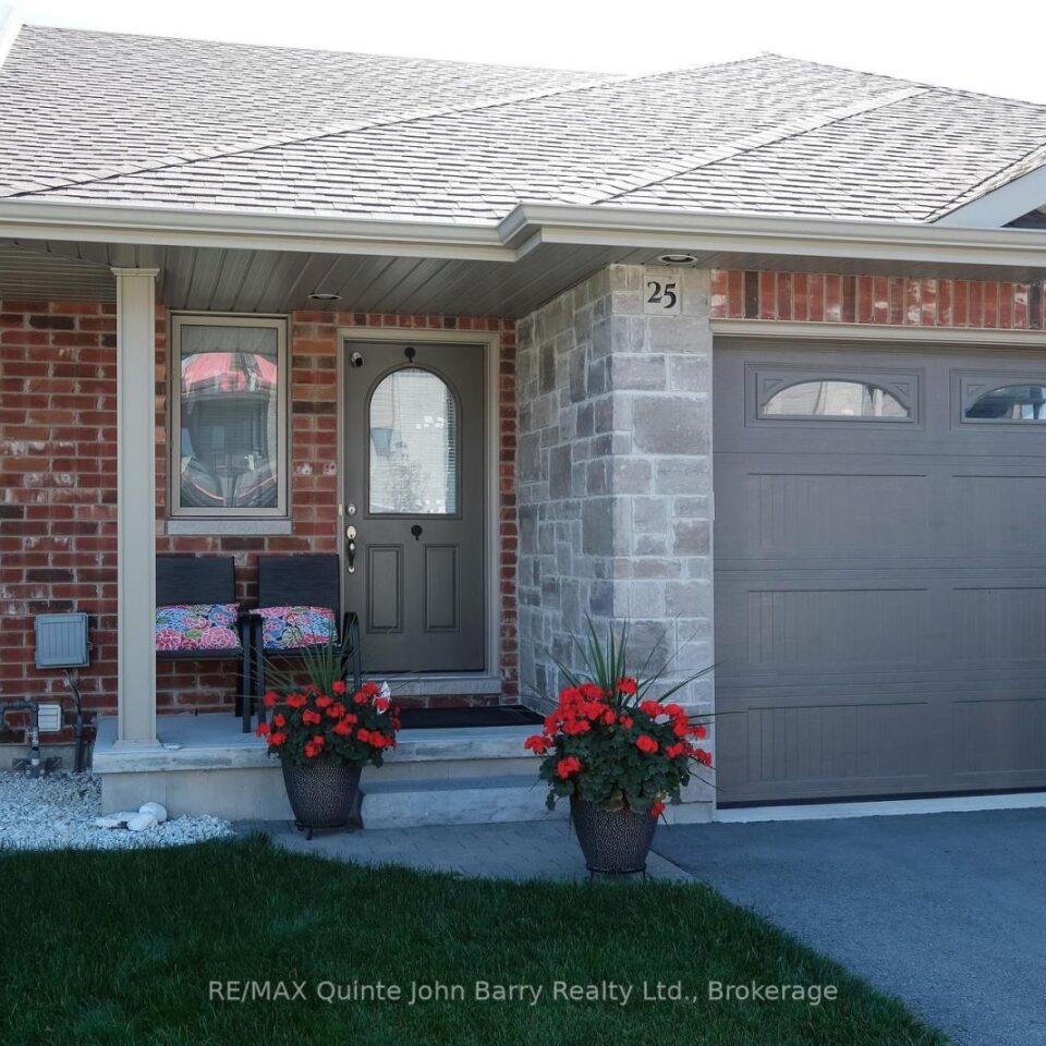25 Hillside Meadow Drive, Quinte West