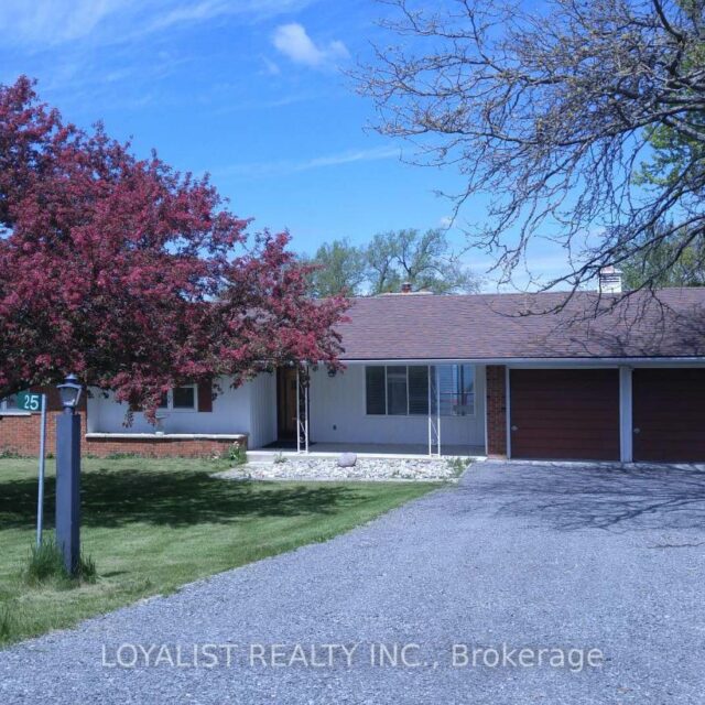 25 Redner Lane, Prince Edward County