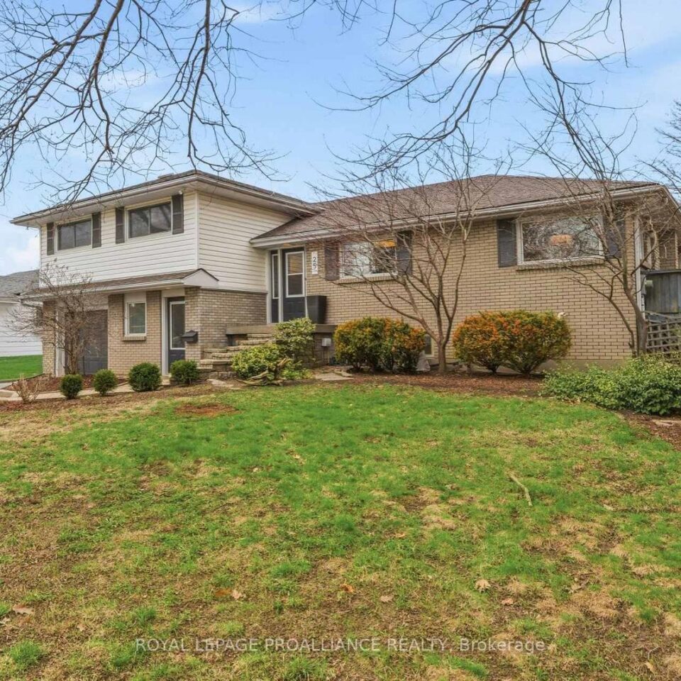 25 Southwood Crescent, Belleville