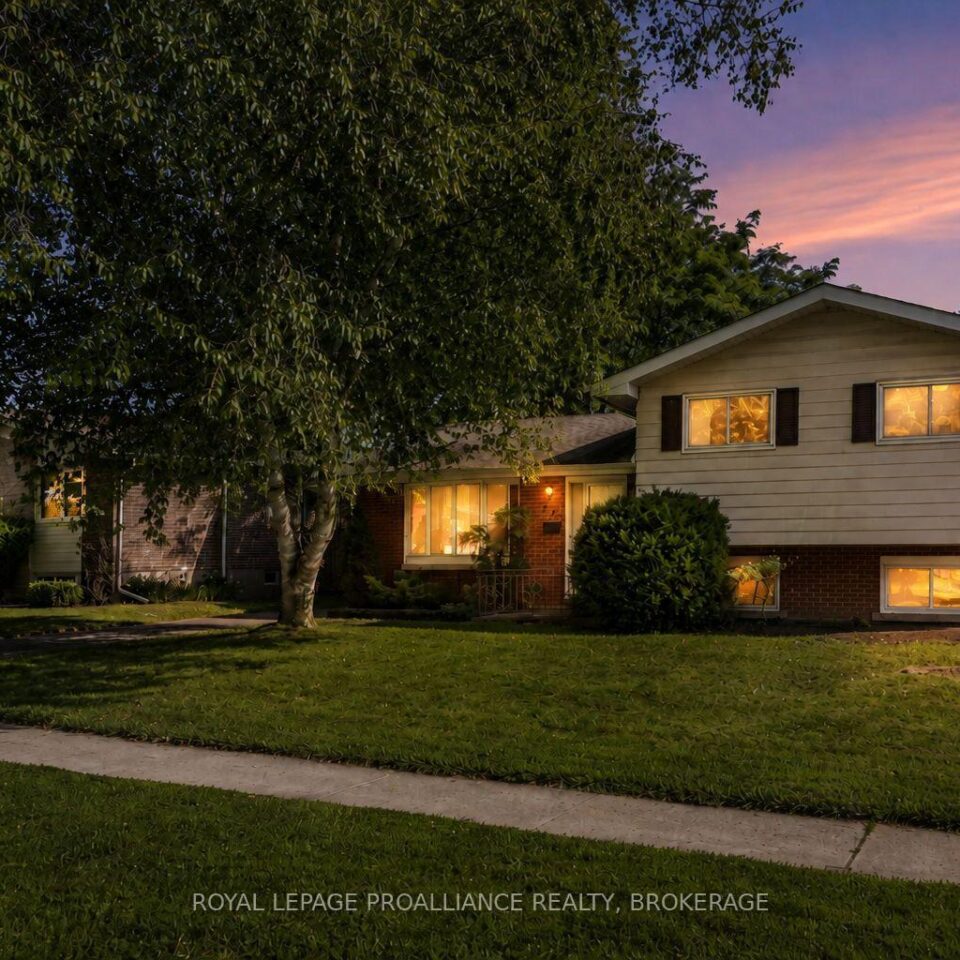 250 Glen Castle Road, Kingston