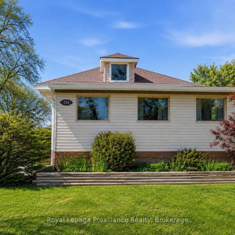 252 Sidney Street, Quinte West