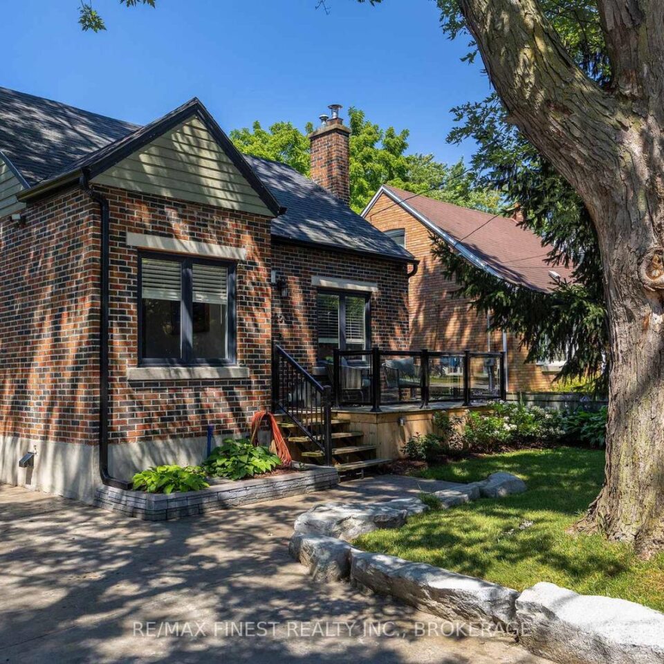 258 College Street, Kingston