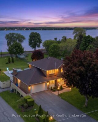 261 Dundas Street W, Belleville