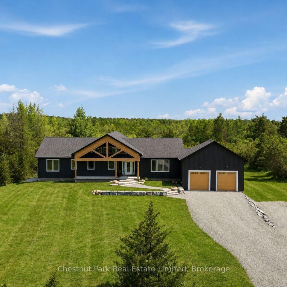 2621 Victoria Road, Prince Edward County