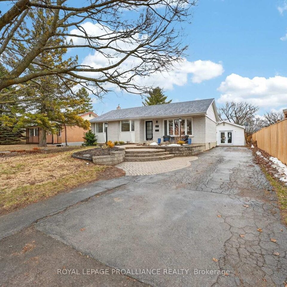 265 College Street W, Belleville