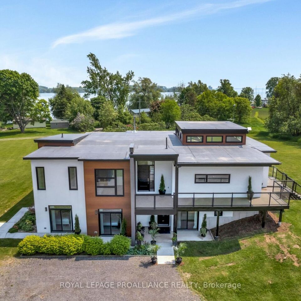 2670 County Road 8, Prince Edward County