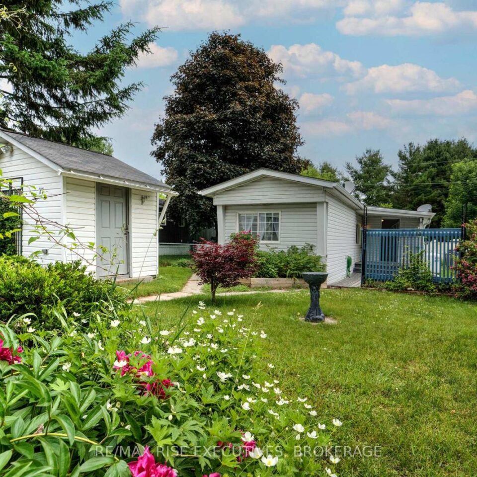 27 – 104 Ellisville Road, Leeds And The Thousand Islands