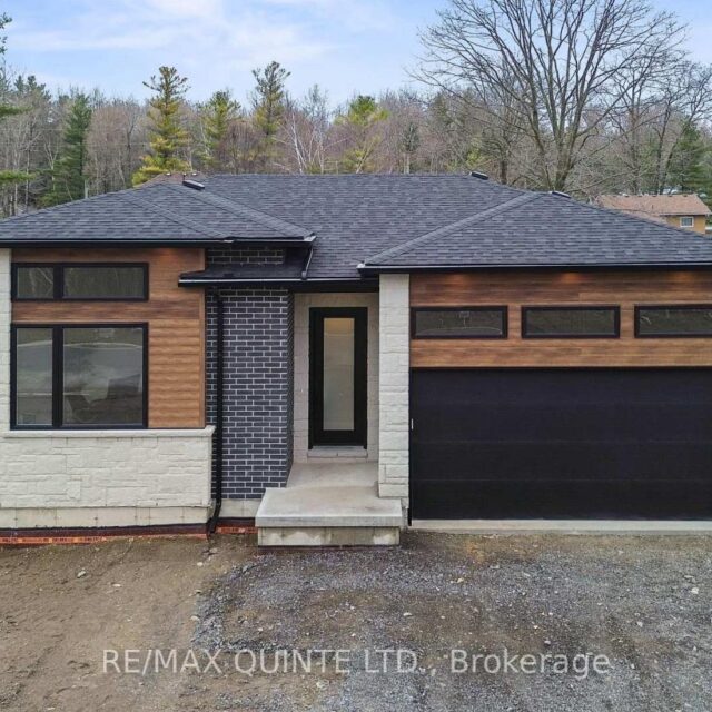 27 Exeter Court, Quinte West