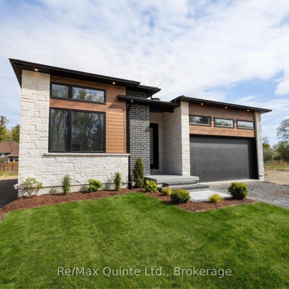 27 Exeter Court, Quinte West