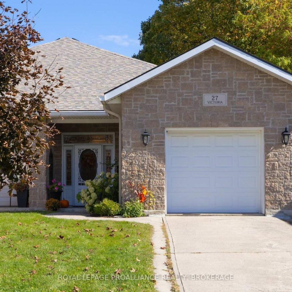 27 Victoria Avenue, Gananoque