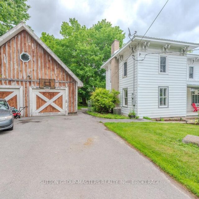 27 West Street W, Stone Mills