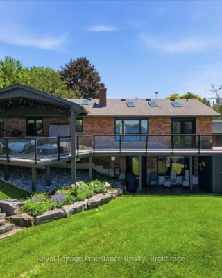 2728 County Road 3, Prince Edward County