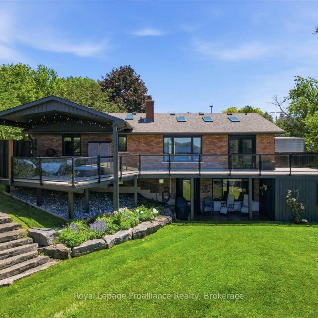 2728 County Road 3, Prince Edward County