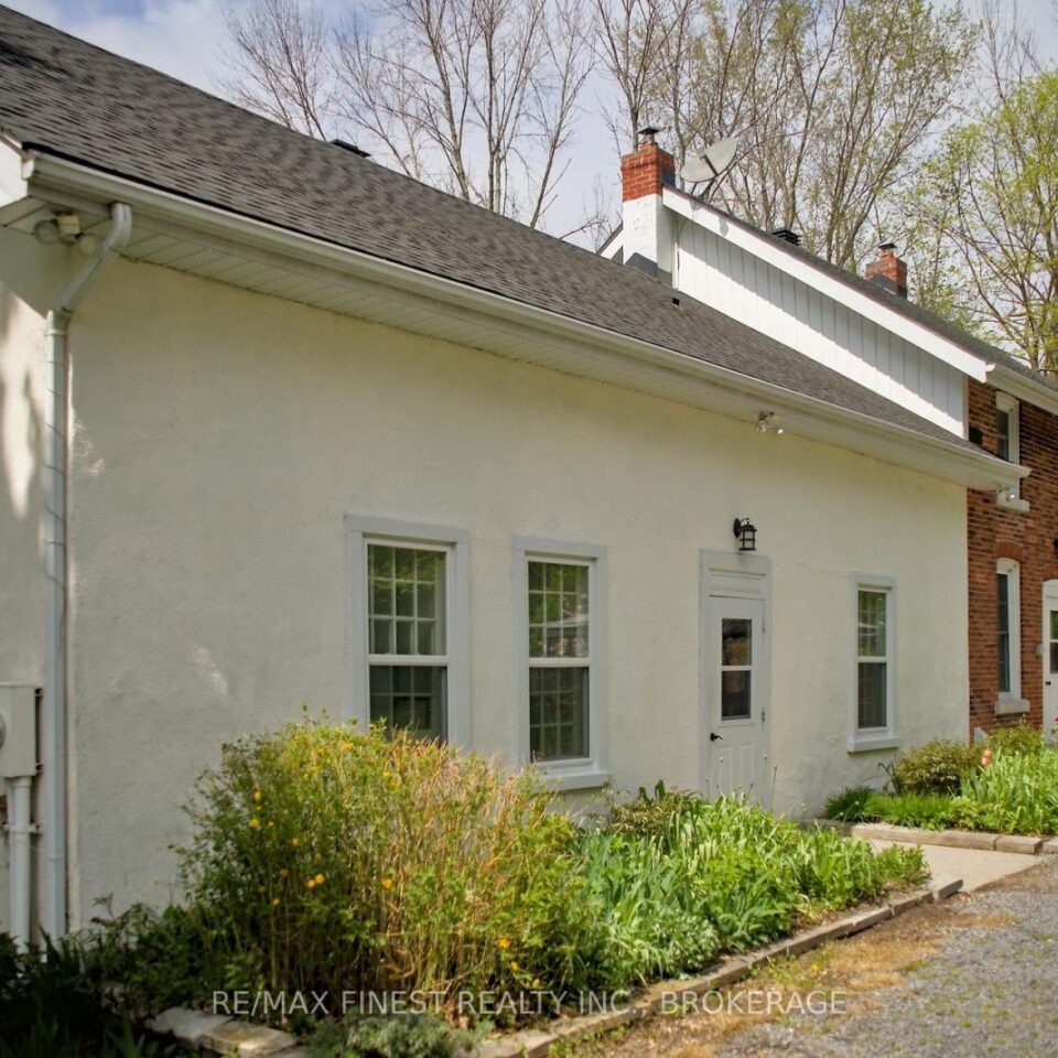 2750 Front Road, Frontenac Islands (the Islands)