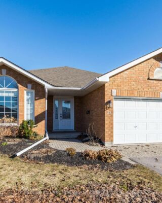 28 Hickory Grove, Belleville