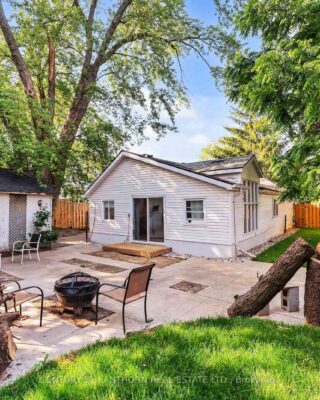 29 1/2 Washburn Street, Prince Edward County