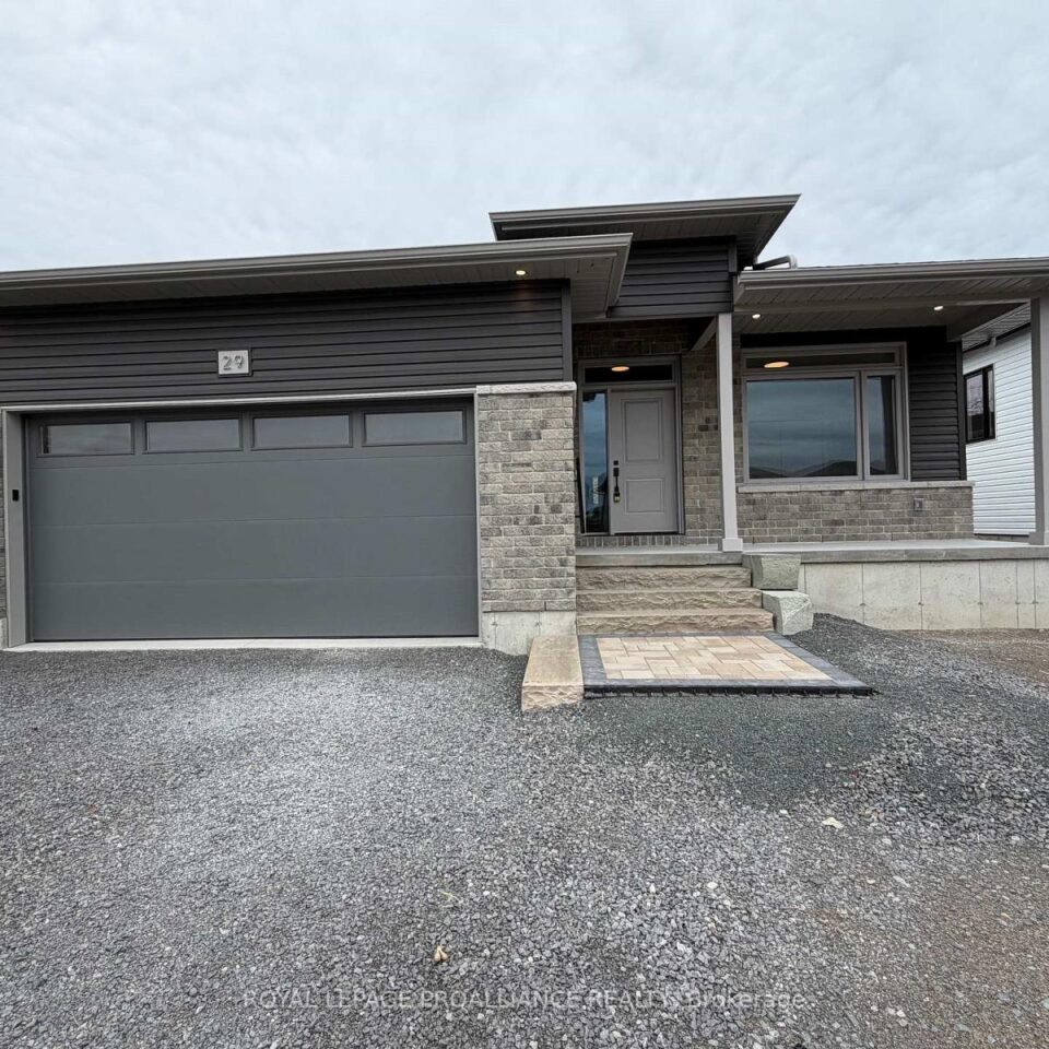29 Schmidt Way, Quinte West