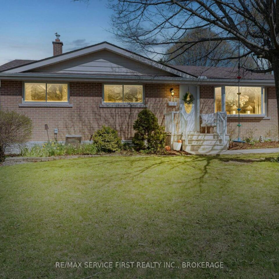 290 Glen Castle Road, Kingston
