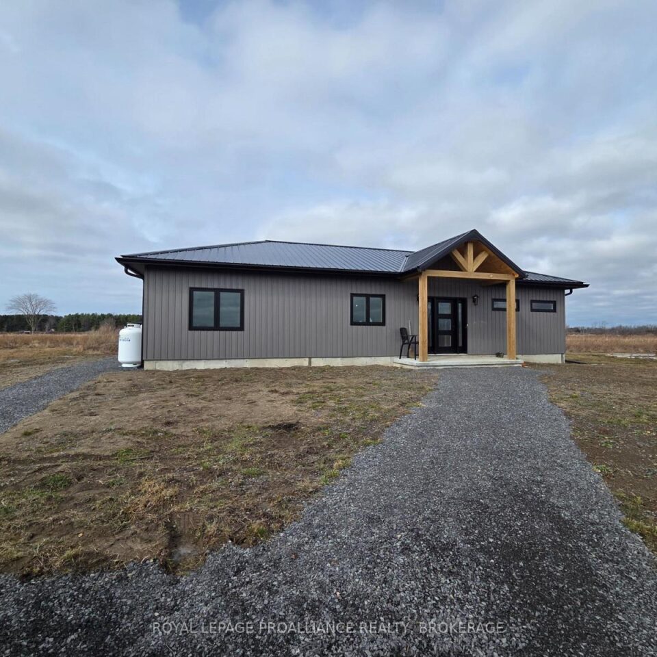 292 Kyes Road, Front Of Leeds & Seeleys Bay