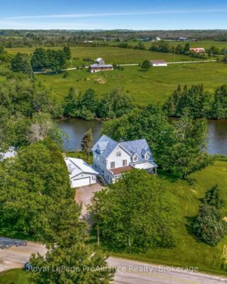 2925 County Road 10, Prince Edward County