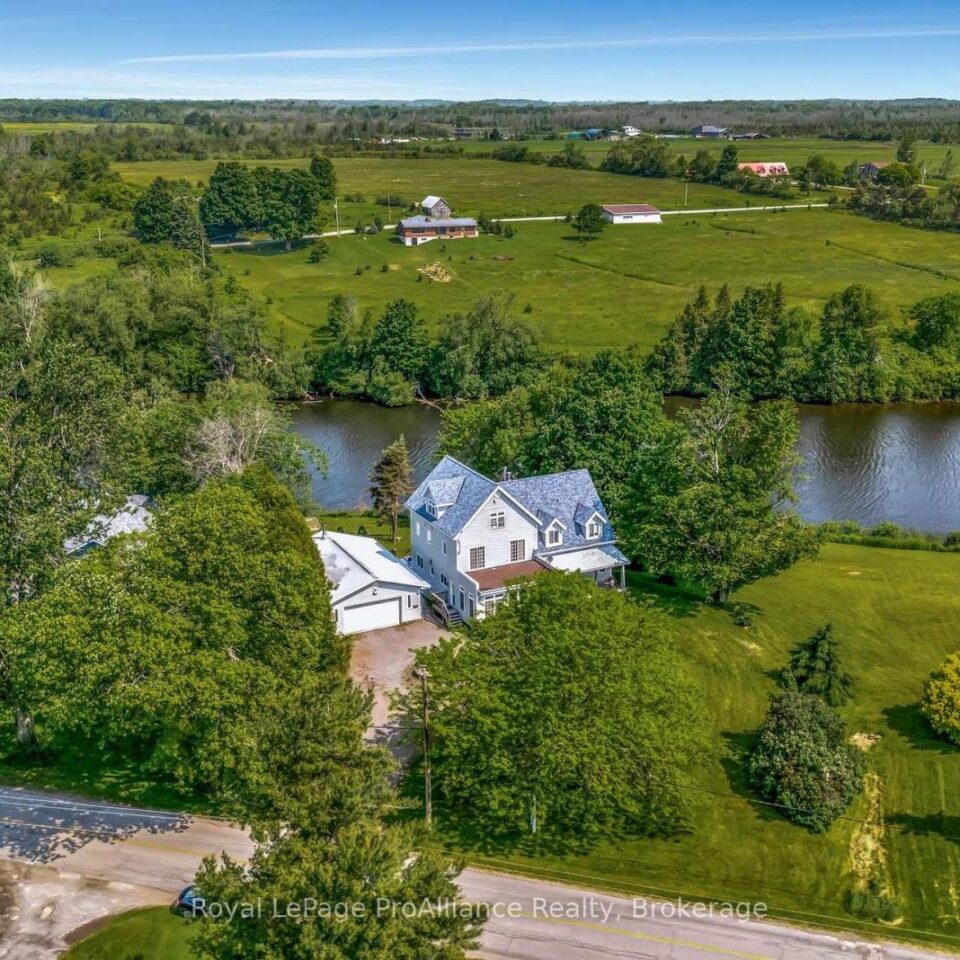 2925 County Road 10, Prince Edward County