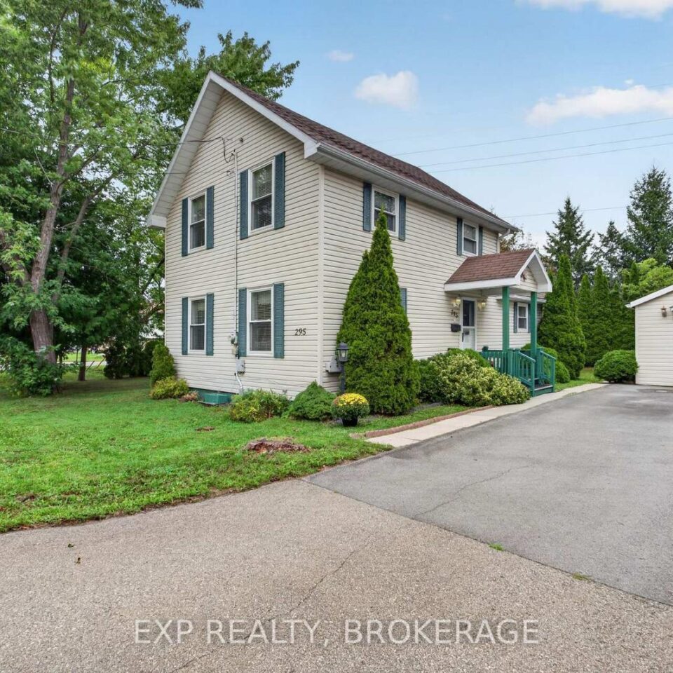 295 Victoria Avenue, Gananoque