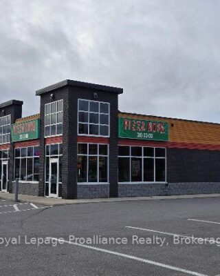 3 – 94 College Street W, Belleville