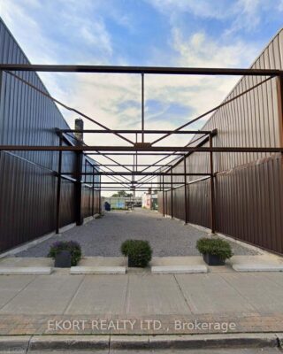 30-32 Dundas Street W, Quinte West