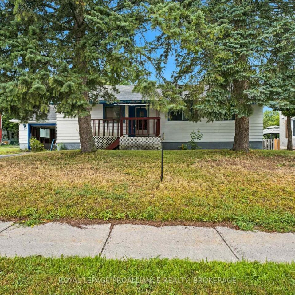 30 Elm Street, Gananoque