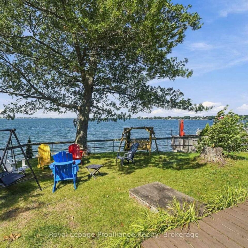 30 Mayne Lane, Prince Edward County