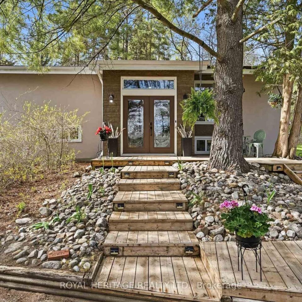 30 Stockdale Road, Quinte West