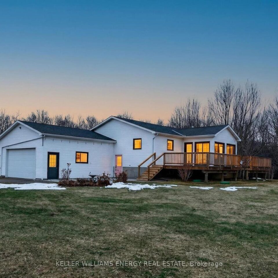 300 Hubbs Creek Road, Prince Edward County