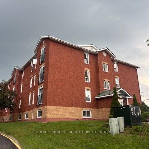 301 – 550 Talbot Place, Gananoque